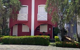 Casa em Condomínio 2 suítes casa 03